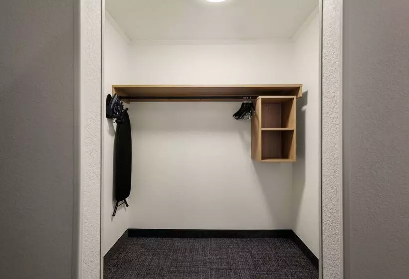 ホテル Spark By Hilton Fort Wayne