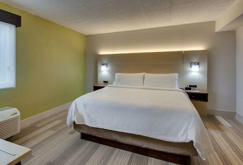 Отель Holiday Inn Express Pittston  Scranton Airport, An Ihg