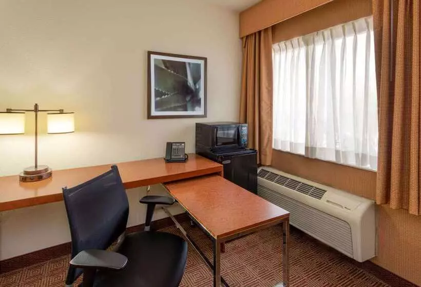 Отель La Quinta Inn By Wyndham Minneapolis Airport Bloomington