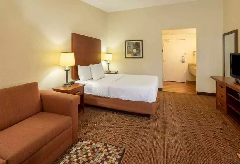 Отель La Quinta Inn By Wyndham Minneapolis Airport Bloomington