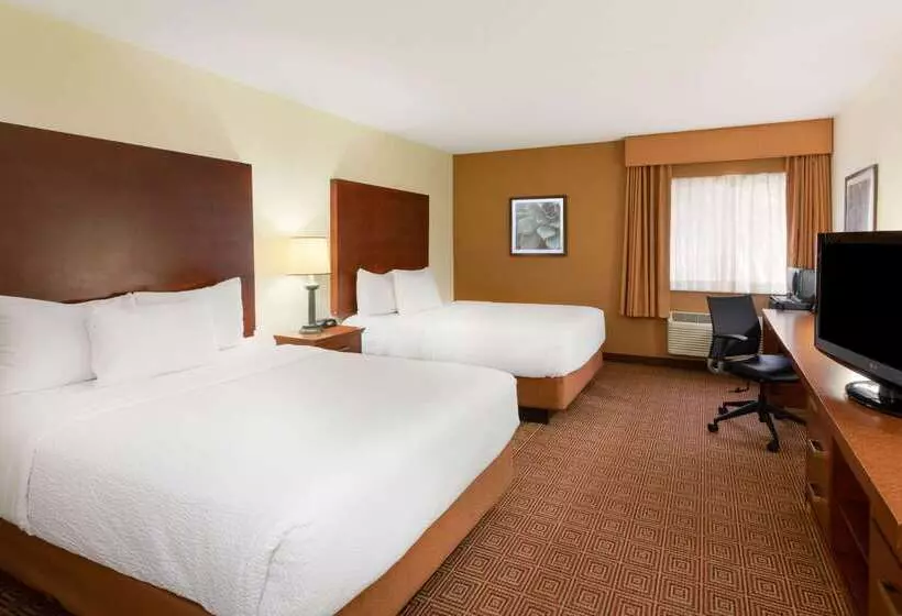 Отель La Quinta Inn By Wyndham Minneapolis Airport Bloomington