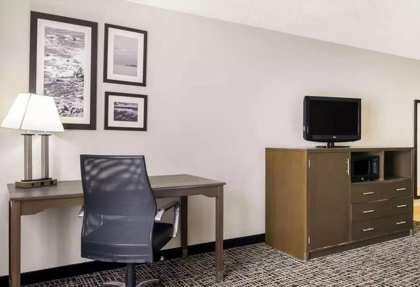 هتل La Quinta Inn By Wyndham North Myrtle Beach