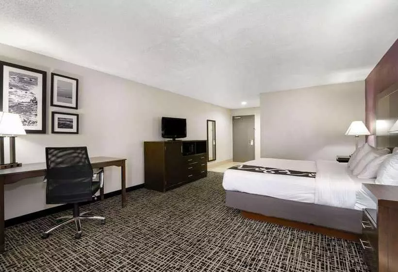 هتل La Quinta Inn By Wyndham North Myrtle Beach