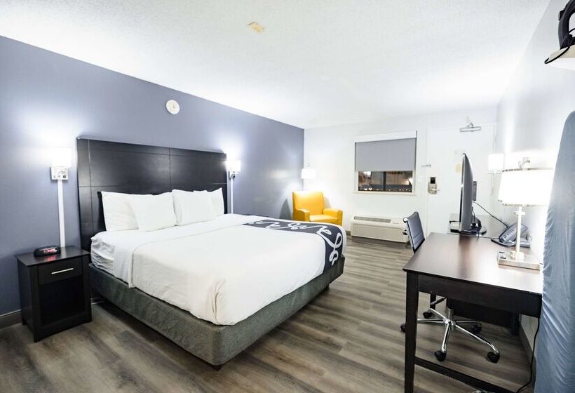 בית מלון כפרי La Quinta Inn By Wyndham Tampa Near Busch Gardens