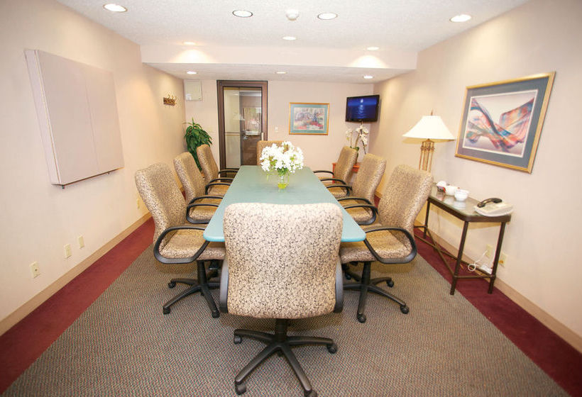 בית מלון כפרי La Quinta Inn By Wyndham Milwaukee West Brookfield