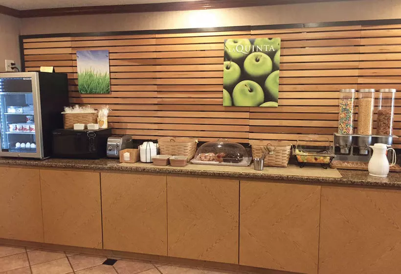 호텔 La Quinta Inn By Wyndham Milwaukee West Brookfield