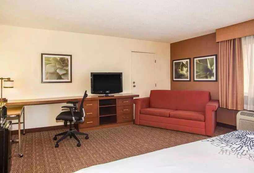 בית מלון כפרי Baymont By Wyndham Columbia, Mo