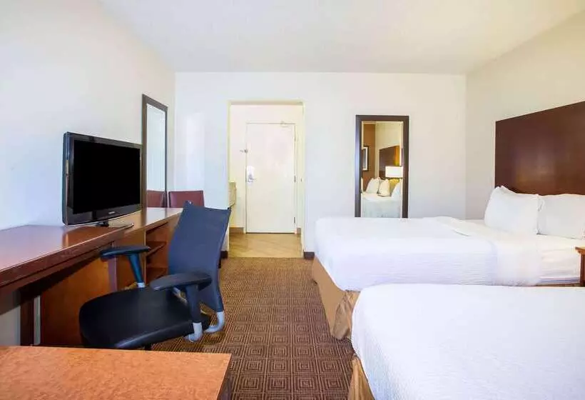 בית מלון כפרי Baymont By Wyndham Columbia, Mo