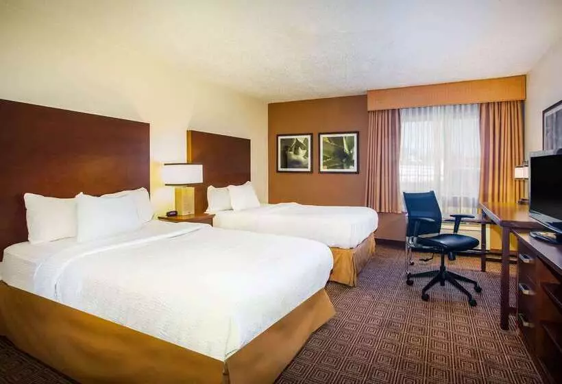 בית מלון כפרי Baymont By Wyndham Columbia, Mo