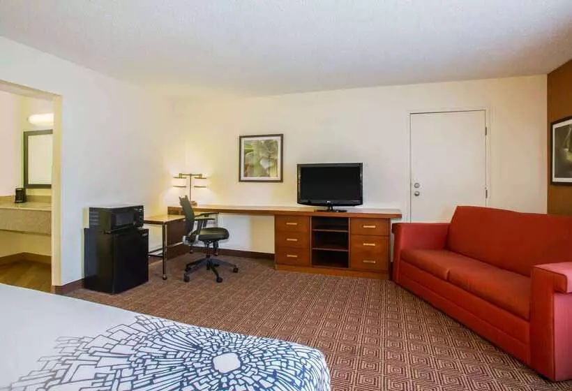 בית מלון כפרי Baymont By Wyndham Columbia, Mo