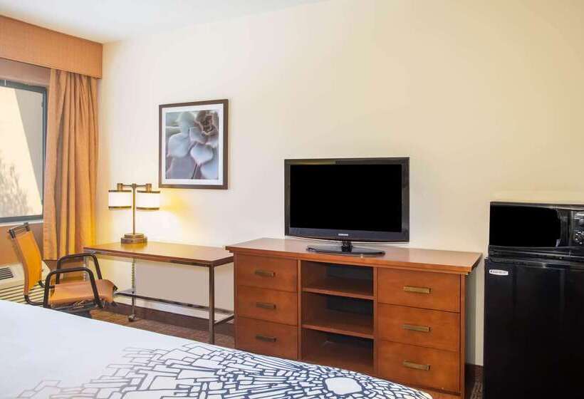 فندق Baymont By Wyndham Columbia, Mo