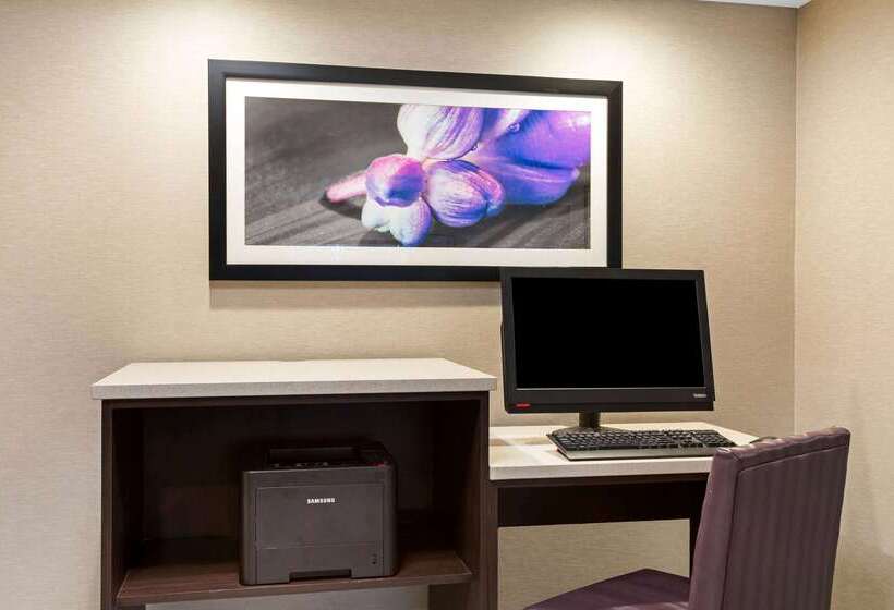 فندق La Quinta By Wyndham Hartford Bradley Airport