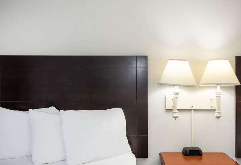 هتل La Quinta By Wyndham Melbourne Viera