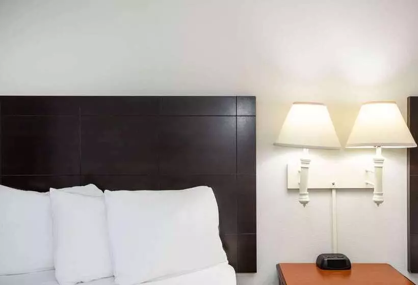 ホテル La Quinta By Wyndham Melbourne Viera