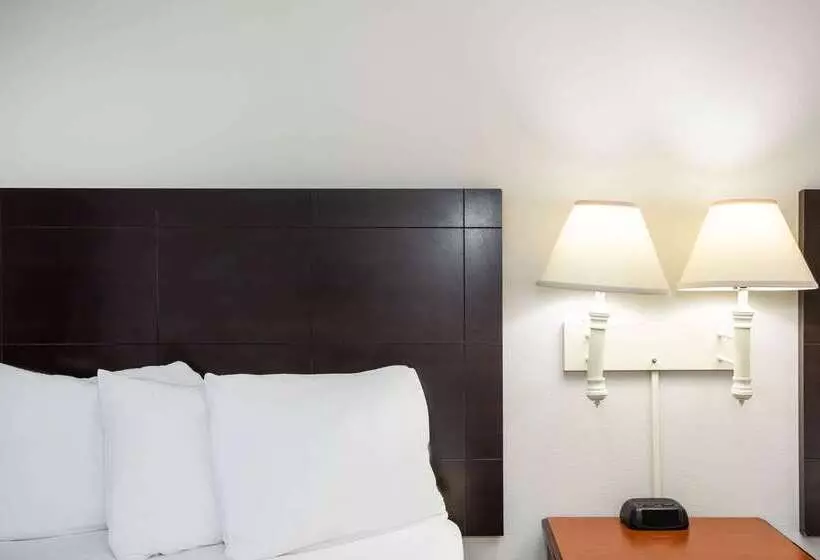 ホテル La Quinta By Wyndham Melbourne Viera