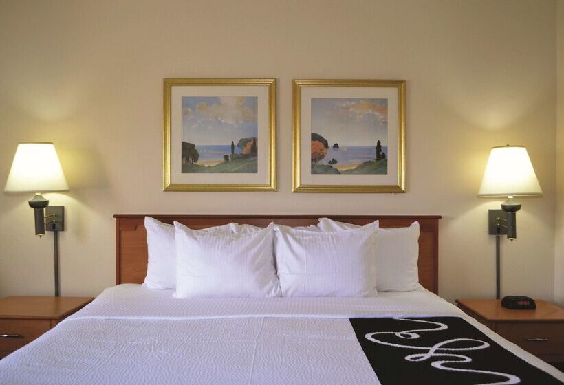 בית מלון כפרי La Quinta By Wyndham Tampa Fairgrounds - Casino