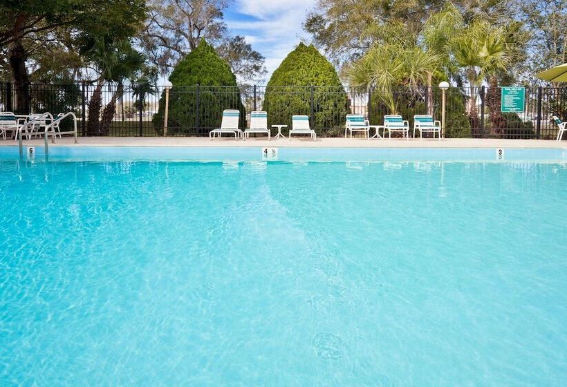 בית מלון כפרי La Quinta By Wyndham Tampa Fairgrounds - Casino