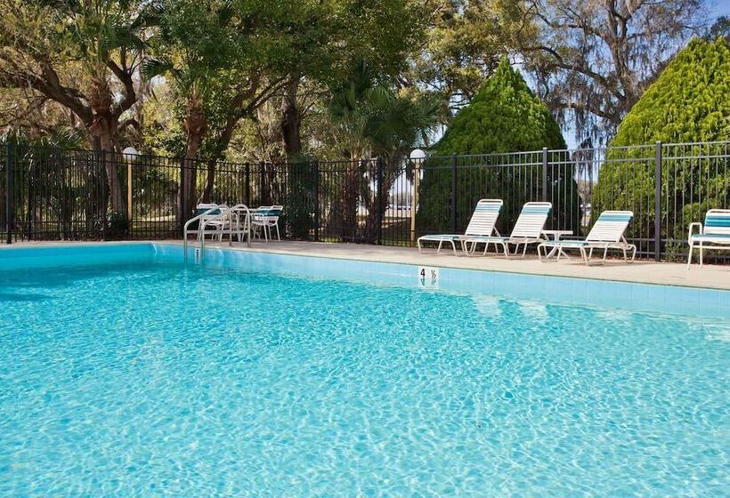 בית מלון כפרי La Quinta By Wyndham Tampa Fairgrounds - Casino