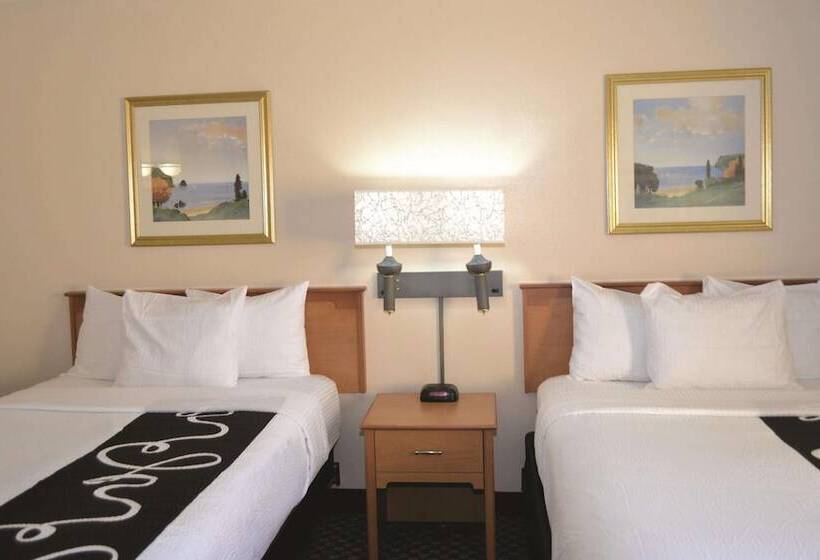 בית מלון כפרי La Quinta By Wyndham Tampa Fairgrounds - Casino