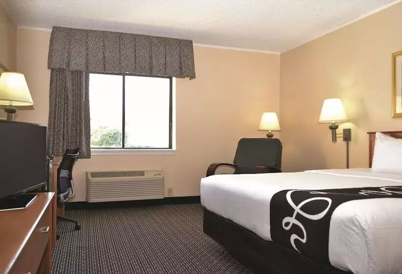 فندق La Quinta By Wyndham Tampa Fairgrounds - Casino