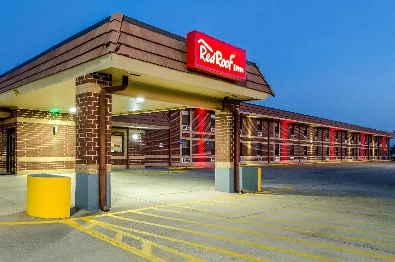 Отель Red Roof Inn & Conference Center Wichita Airport