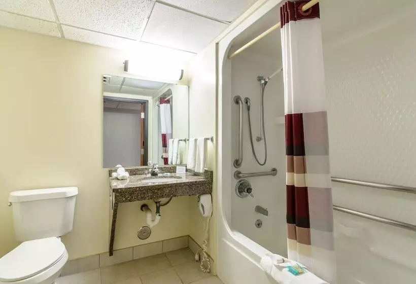 Отель Red Roof Inn & Conference Center Wichita Airport