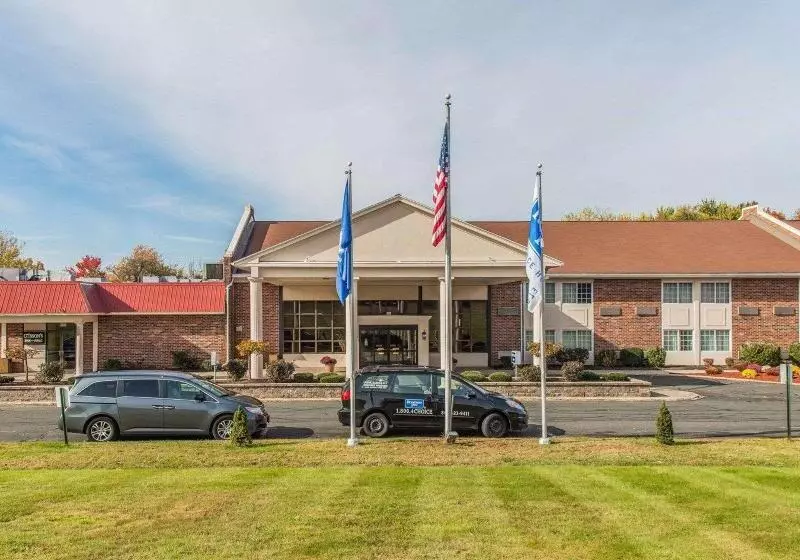 ホテル Rodeway Inn & Suites