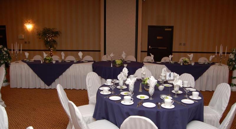 בית מלון כפרי Rodeway Inn & Suites