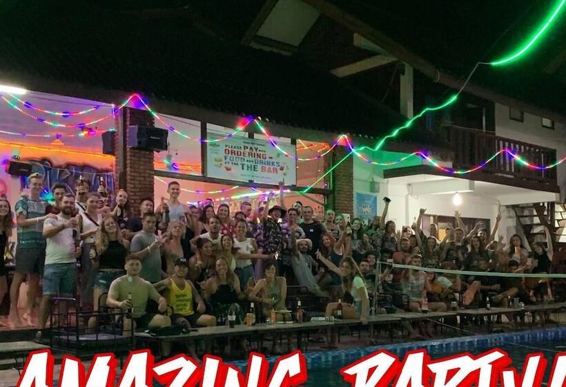 Nana Backpacker Hostel