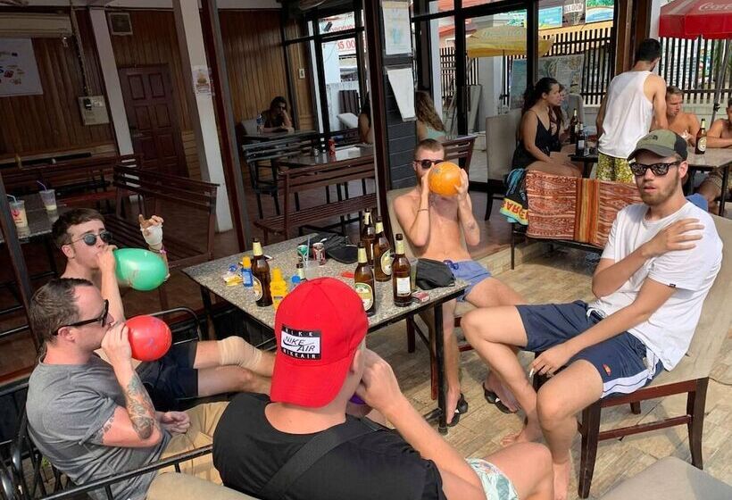 Nana Backpacker Hostel