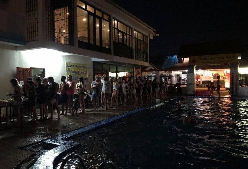 Nana Backpacker Hostel