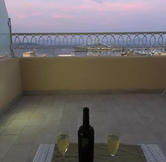 ベッドアンドブレックファースト La Terrazza Dei Colori