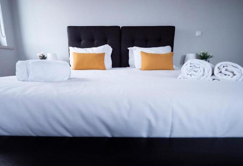 Villa Caparica Hostel