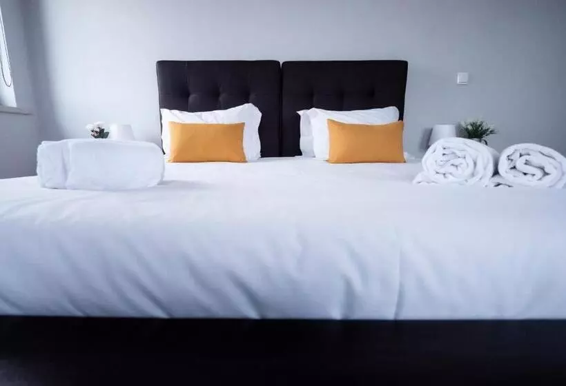 Villa Caparica Hostel