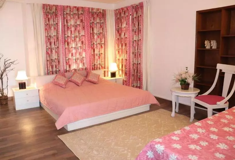 تختخواب و صبحانه Bhurban Valley Cottages 2