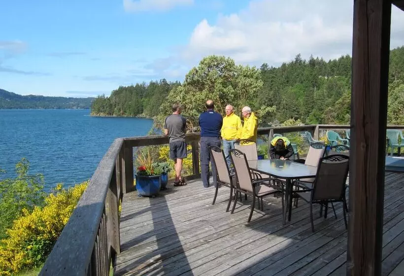 Aamiaismajoitus (B&B) Arbutus Cove Guesthouse