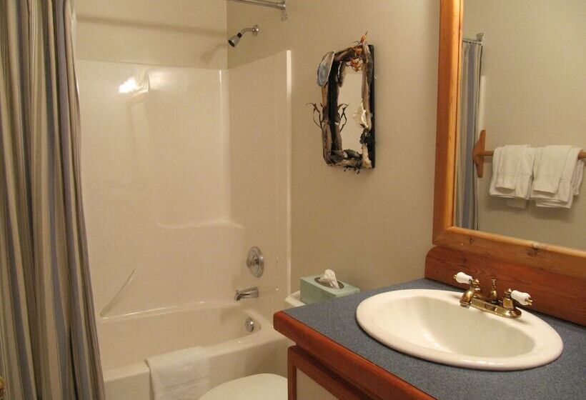 مبيت وإفطار Arbutus Cove Guesthouse