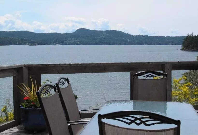 Aamiaismajoitus (B&B) Arbutus Cove Guesthouse