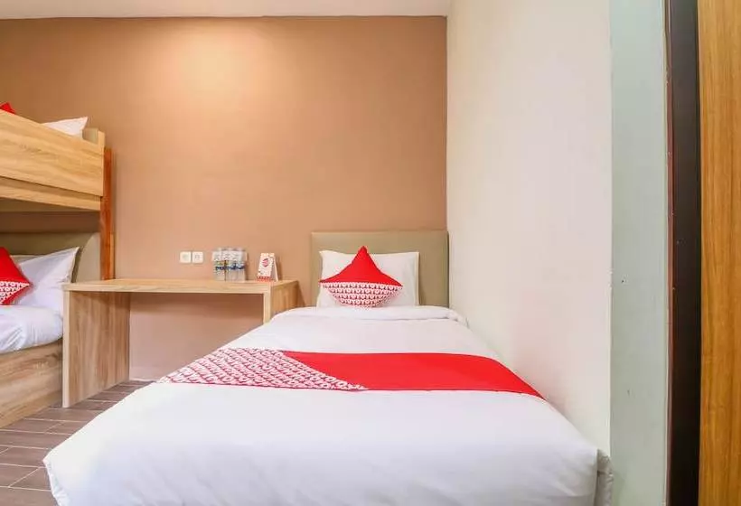 هتل Oyo 1445 Jimbaran 12 Residence