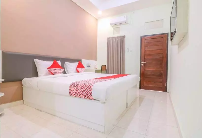 هتل Oyo 1445 Jimbaran 12 Residence