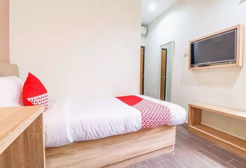 هتل Oyo 1445 Jimbaran 12 Residence