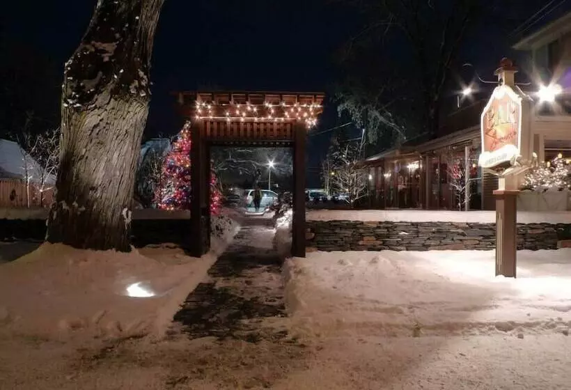 Auberge Ayer S Cliff