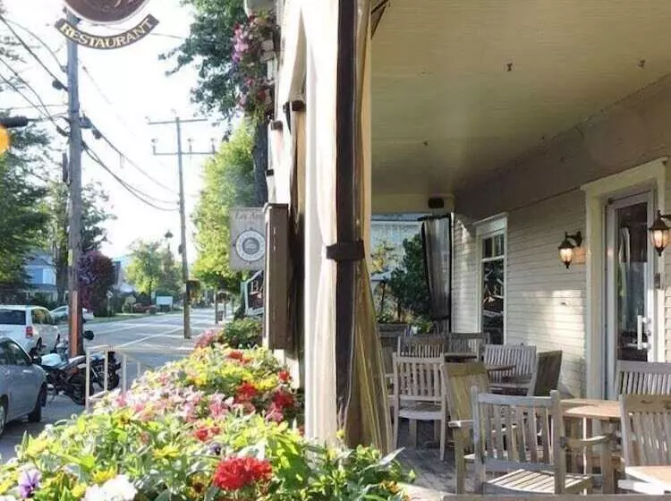 Auberge Ayer S Cliff