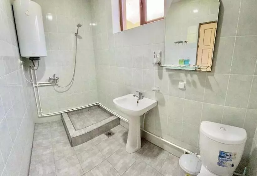 تختخواب و صبحانه Ojakh Resort