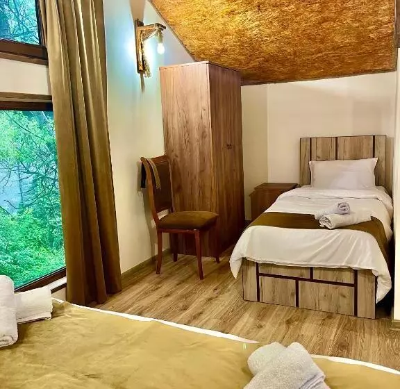 تختخواب و صبحانه Ojakh Resort