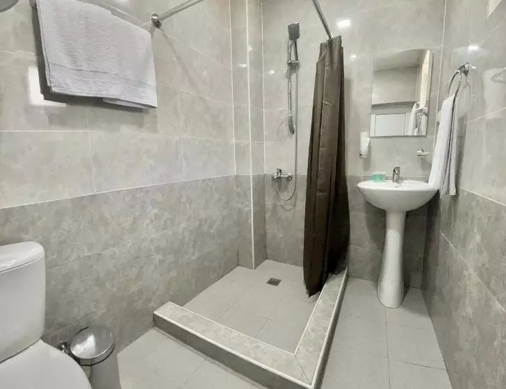 تختخواب و صبحانه Ojakh Resort