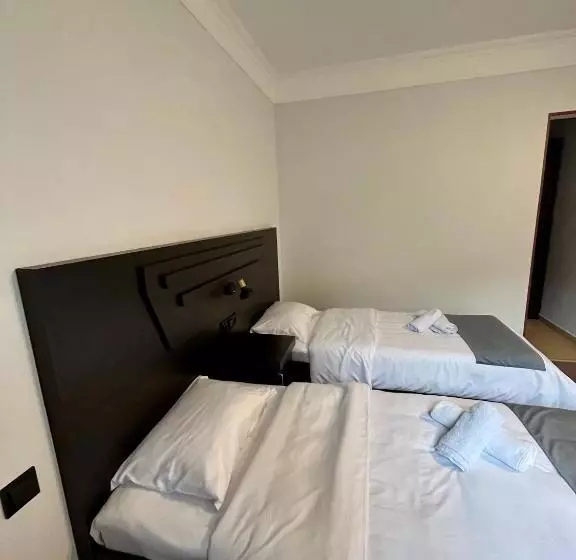 تختخواب و صبحانه Ojakh Resort