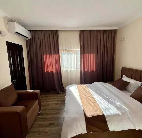 تختخواب و صبحانه Ojakh Resort