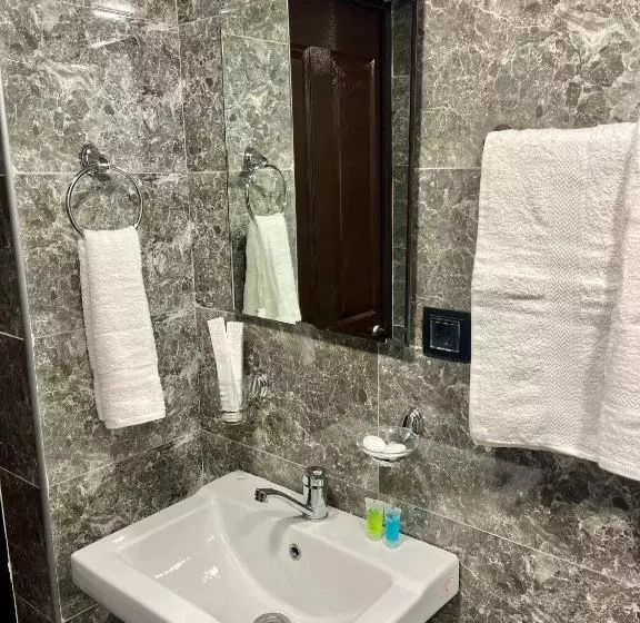 تختخواب و صبحانه Ojakh Resort