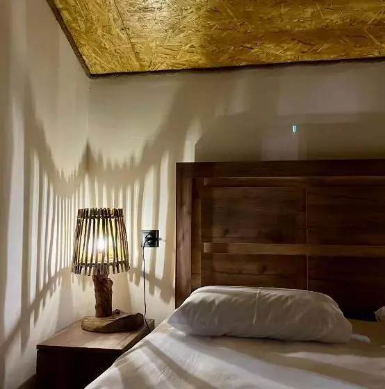 تختخواب و صبحانه Ojakh Resort